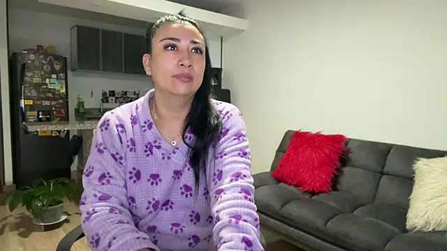 Karina Yang online show from 10, 4, 2026