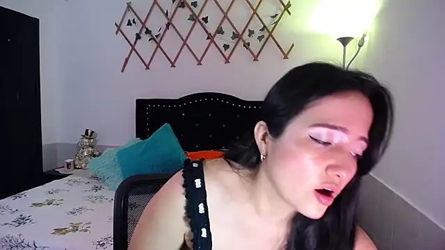 naughty girl 4u online show from 24, 10, 2025