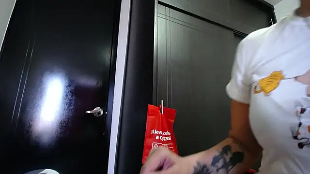 Snapshot of sharoon_cheerry chatting on 8, 11, 2025 sharoon cheerry online show from 8, 11, 2025