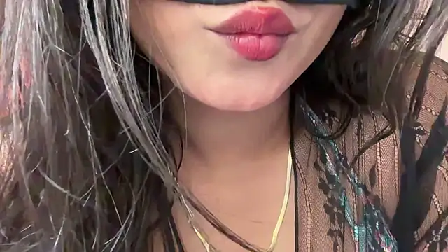 Snapshot of Hottie_ishuu chatting on 17, 1, 2026 Hottie ishuu online show from 17, 1, 2026