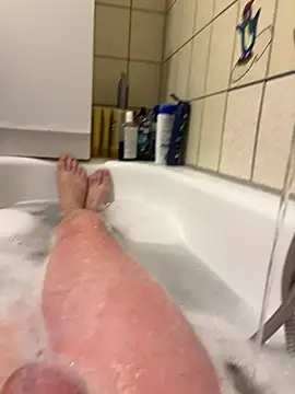 Snapshot of David19932908 chatting on 15, 10, 2025 David19932908 online show from 15, 10, 2025