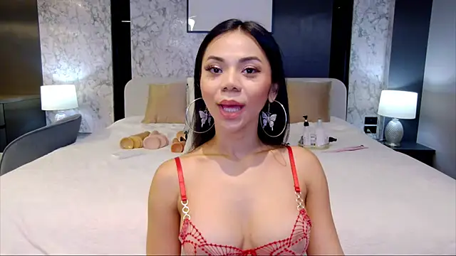 Snapshot of MillaBelle chatting on 17, 12, 2024 MillaBelle online show from 17, 12, 2024