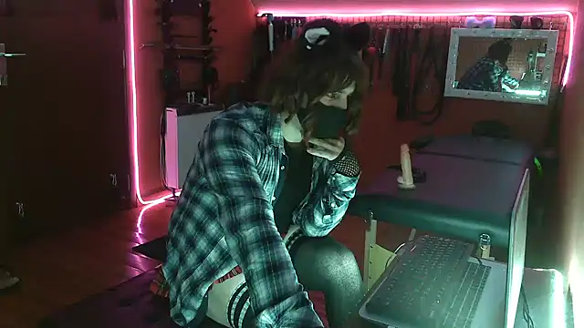 Snapshot of Ginny-the-bdsm-nympho chatting on 29, 3, 2026 Ginny-the-bdsm-nympho online show from 29, 3, 2026