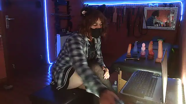 Ginny-the-bdsm-nympho online show from 22, 7, 2026