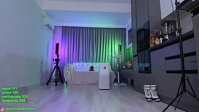 nikkisweetie online show from 1, 1, 2025