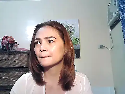 Kisses-13 online show from 17, 9, 2025