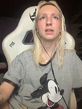 Snapshot of bunnydark00 chatting on 19, 11, 2025 bunnydark00 online show from 19, 11, 2025