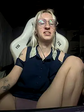 Snapshot of bunnydark00 chatting on 22, 11, 2025 bunnydark00 online show from 22, 11, 2025