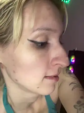 Snapshot of bunnydark00 chatting on 6, 1, 2026 bunnydark00 online show from 6, 1, 2026