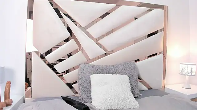 Naughty  Mom online show from 29, 1, 2025