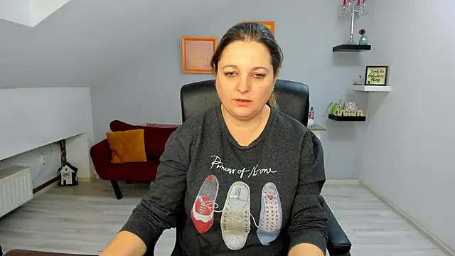 LollaGirl online show from 9, 1, 2026