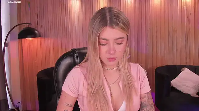 EveBensonX online show from 16, 11, 2025