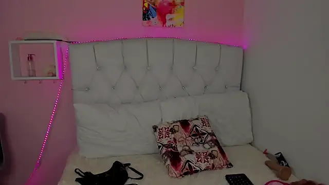 18candys online show from 20, 6, 2026