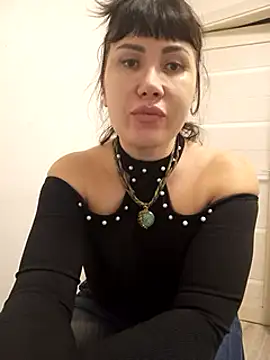 Snapshot of ROXOLANAA_SEXY chatting on 8, 3, 2025 ROXOLANAA SEXY online show from 8, 3, 2025