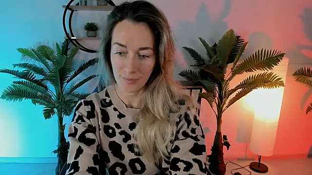 RebeccaMartinez online show from 22, 12, 2024