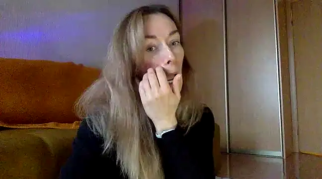 RebeccaMartinez online show from 14, 3, 2025