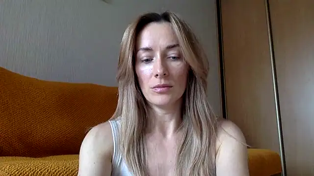 RebeccaMartinez online show from 18, 3, 2025