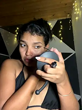 Snapshot of emilyharber chatting on 21, 10, 2025 emilyharber online show from 21, 10, 2025