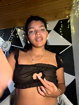 Snapshot of emilyharber chatting on 8, 11, 2025 emilyharber online show from 8, 11, 2025