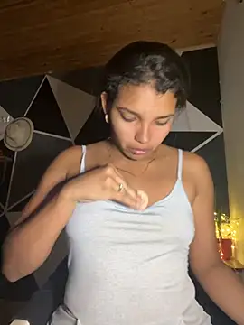 Snapshot of emilyharber chatting on 18, 11, 2025 emilyharber online show from 18, 11, 2025