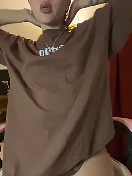 LittleBabyCat22 online show from 17, 2, 2026