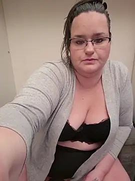 XxGipsyxX online show from 25, 4, 2026