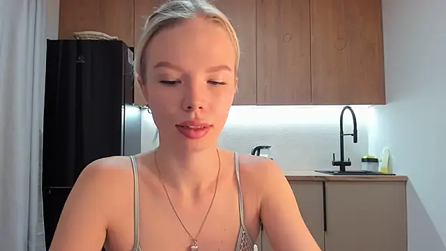 Snapshot of Olivia_Bells chatting on 16, 12, 2024 Olivia Bells online show from 16, 12, 2024