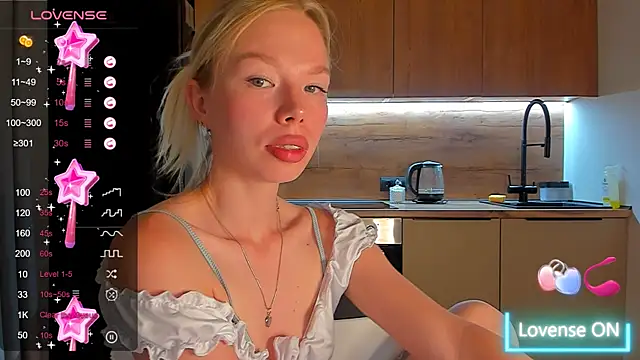Snapshot of Olivia_Bells chatting on 21, 9, 2025 Olivia Bells online show from 21, 9, 2025