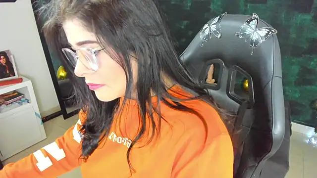 BellaFlaming online show from 20, 12, 2024