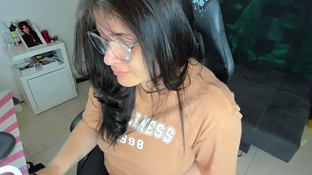 BellaFlaming online show from 24, 1, 2025