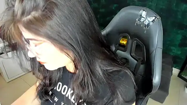 BellaFlaming online show from 31, 1, 2025