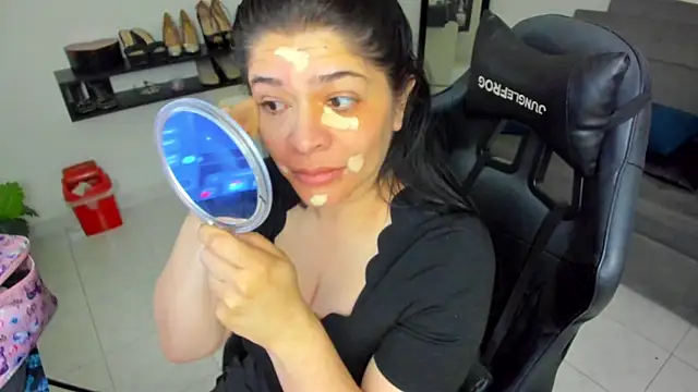 BellaFlaming online show from 17, 11, 2025