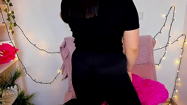 Snapshot of Talla_a chatting on 18, 2, 2025 Talla a online show from 18, 2, 2025