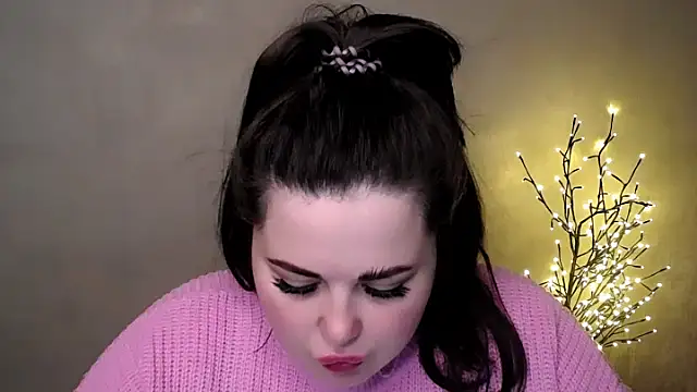 Emily Mo online show from 18, 11, 2025