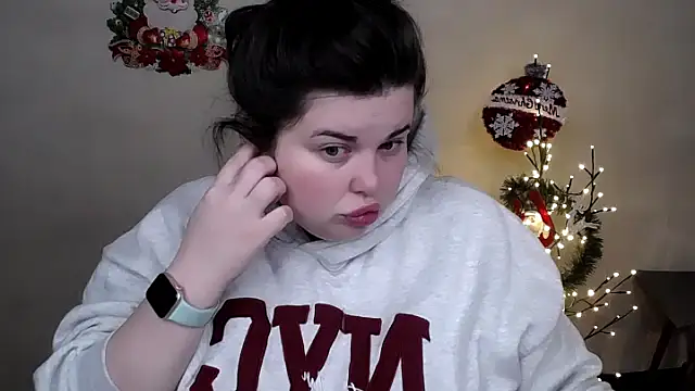 Emily Mo online show from 16, 12, 2025