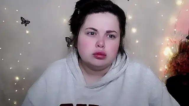 Emily Mo online show from 7, 2, 2026