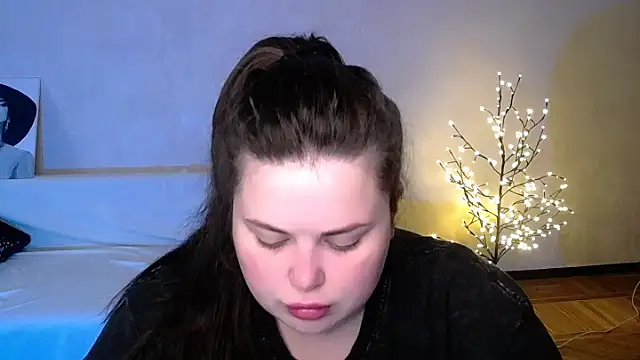 Snapshot of Emily_Mo chatting on 4, 6, 2026 Emily Mo online show from 4, 6, 2026