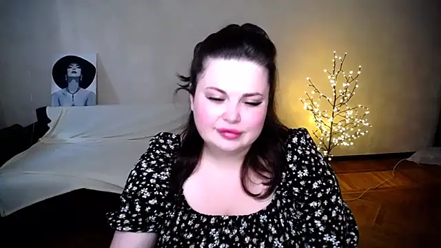Snapshot of Emily_Mo chatting on 14, 6, 2026 Emily Mo online show from 14, 6, 2026