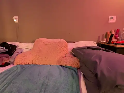 1Lustfully yours online show from 14, 4, 2026