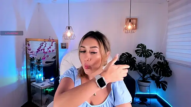 Snapshot of dina_ride chatting on 13, 12, 2024 dina ride online show from 13, 12, 2024