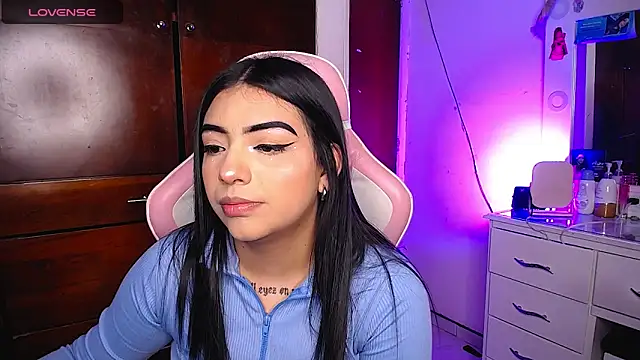 Snapshot of eva_six chatting on 5, 3, 2025 eva six online show from 5, 3, 2025