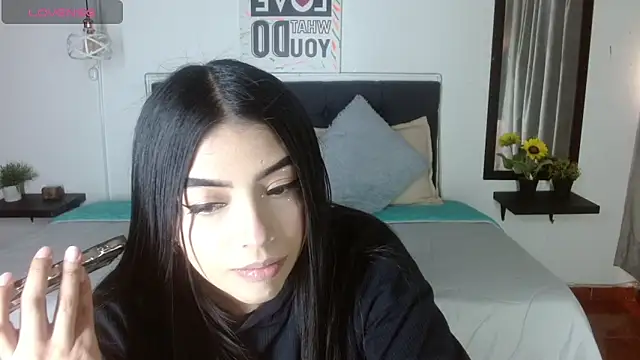 Snapshot of eva_six chatting on 9, 10, 2025 eva six online show from 9, 10, 2025