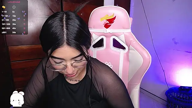 Snapshot of eva_six chatting on 19, 11, 2025 eva six online show from 19, 11, 2025
