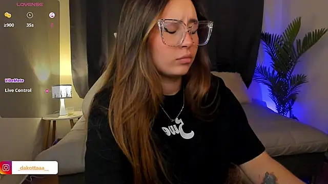 dakottaa  online show from 5, 1, 2026