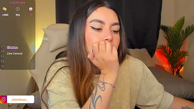 dakottaa  online show from 25, 3, 2026