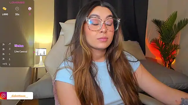 dakottaa  online show from 4, 4, 2026