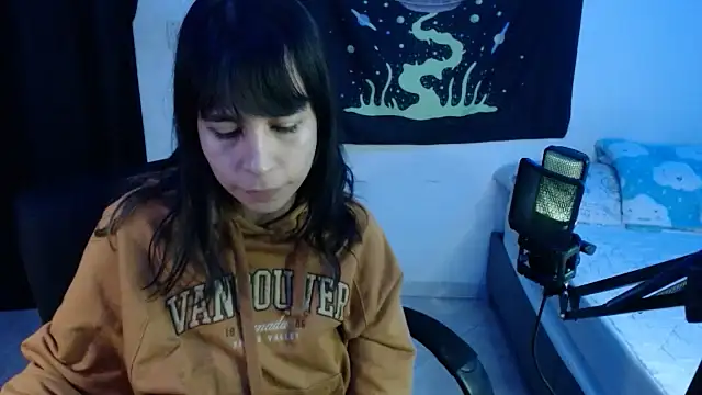 Snapshot of shy_katy_ chatting on 18, 1, 2025 shy katy  online show from 18, 1, 2025