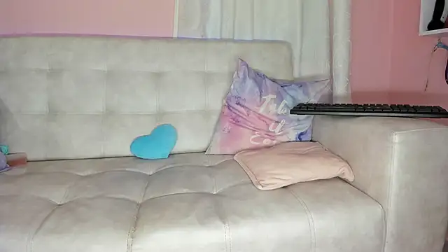 Snapshot of tinysara chatting on 20, 1, 2025 tinysara online show from 20, 1, 2025