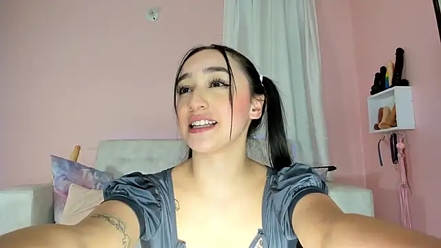 Snapshot of tinysara chatting on 27, 2, 2025 tinysara online show from 27, 2, 2025