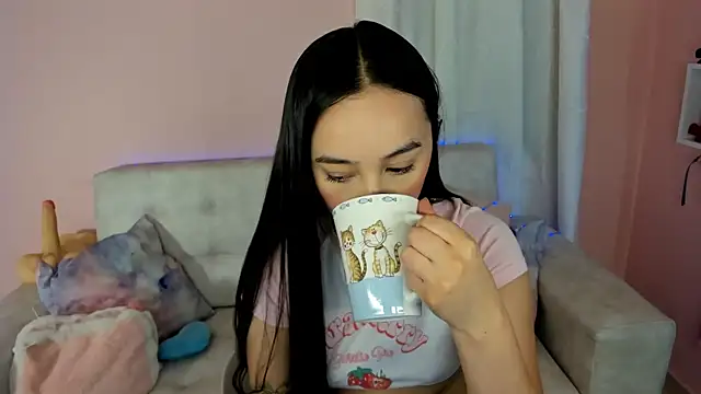 Snapshot of tinysara chatting on 1, 3, 2025 tinysara online show from 1, 3, 2025